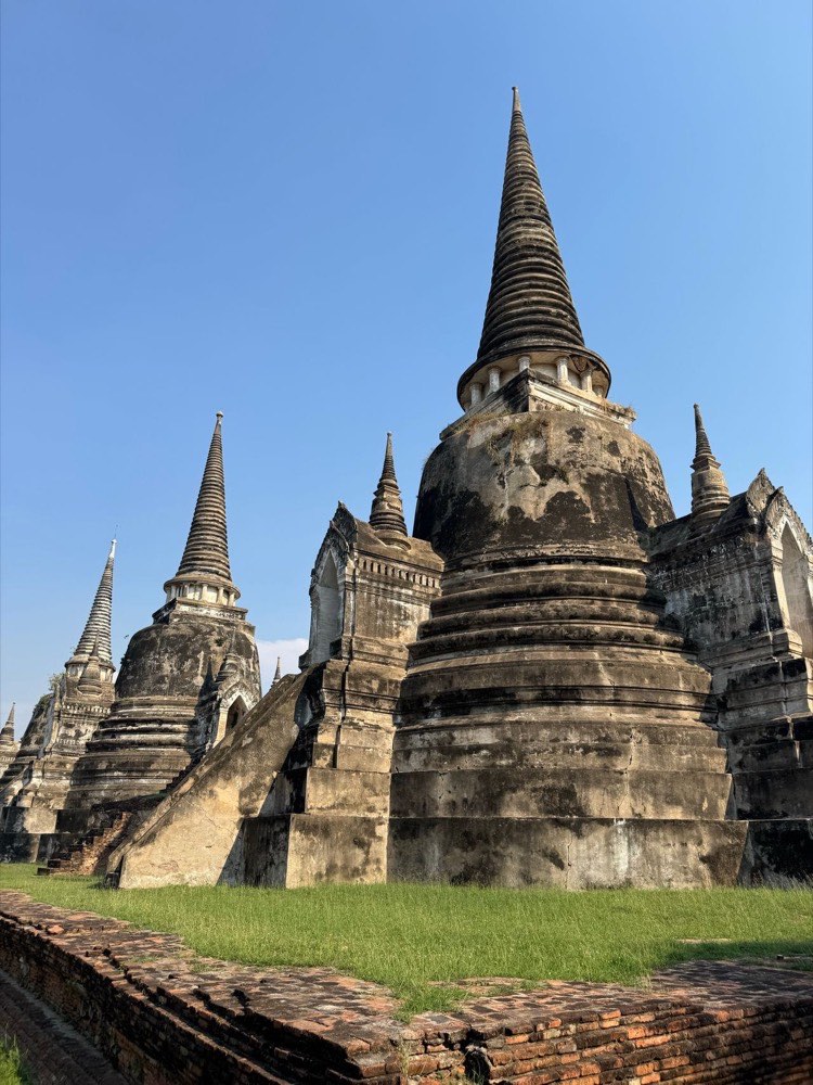 Glockenförmige Chedis des Wat Phra Si Sanphet, Ayutthaya
